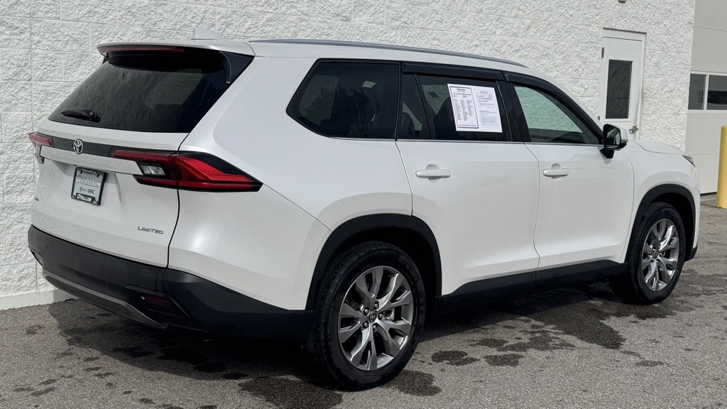 2024 Toyota Grand Highlander XLE photo 3