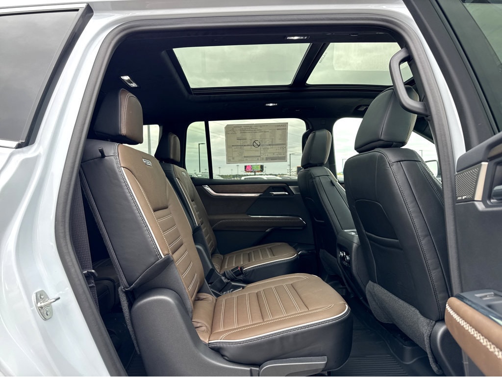 2027 GMC Acadia Denali Ultimate - Photo 6