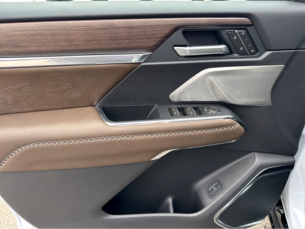 2027 GMC Acadia Denali Ultimate - Photo 10