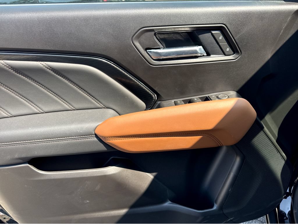 2026 GMC Canyon AT4 - Photo 9