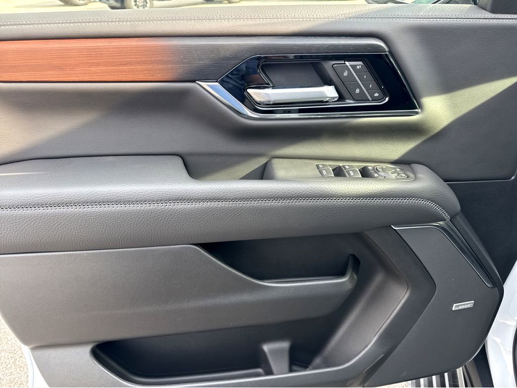 2026 GMC Yukon Denali - Photo 11