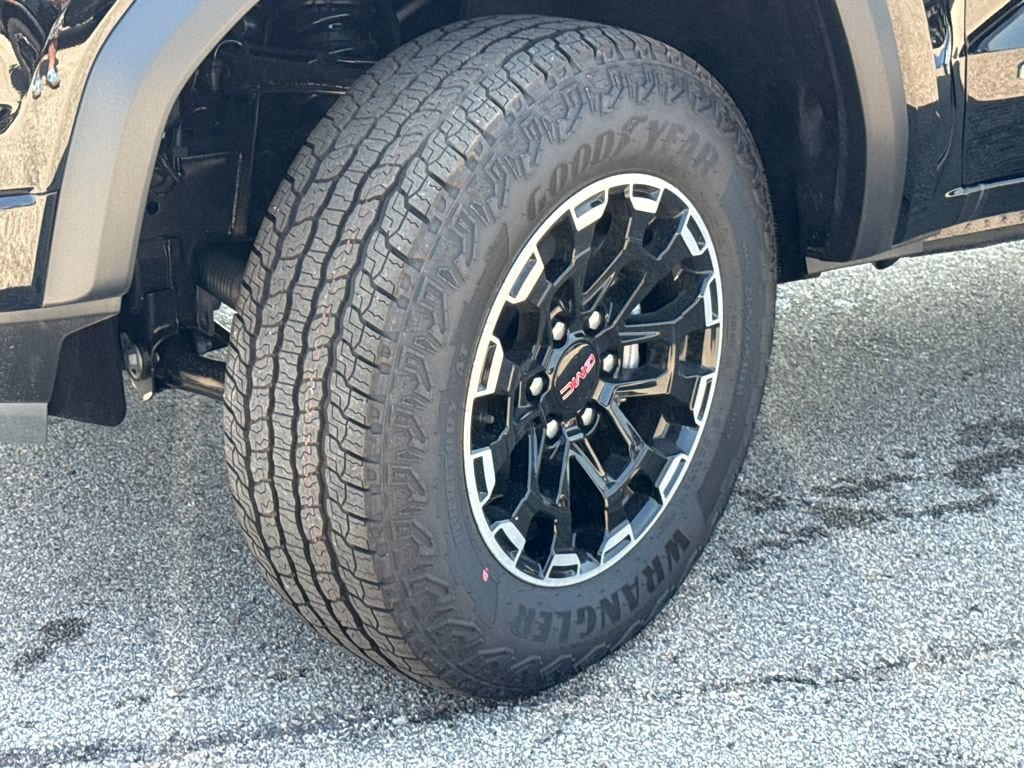 2026 GMC Canyon AT4 - Photo 24