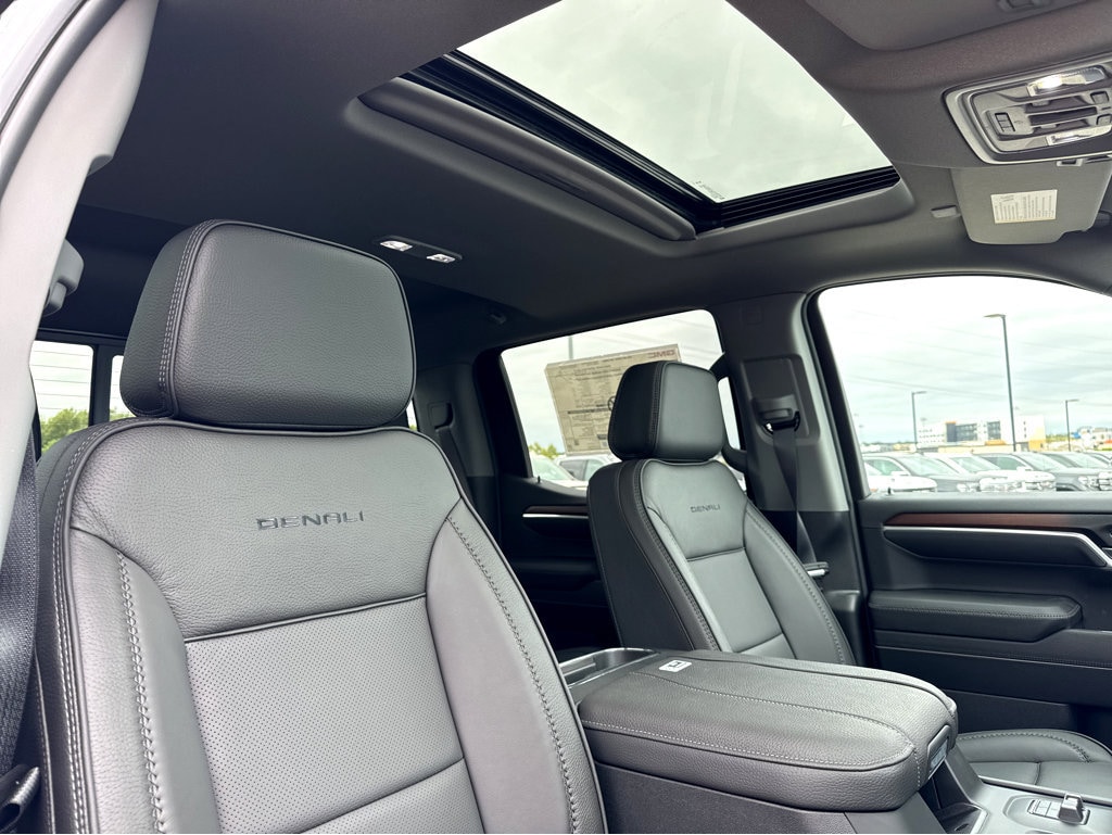 2026 GMC Sierra 1500 Denali - Photo 5