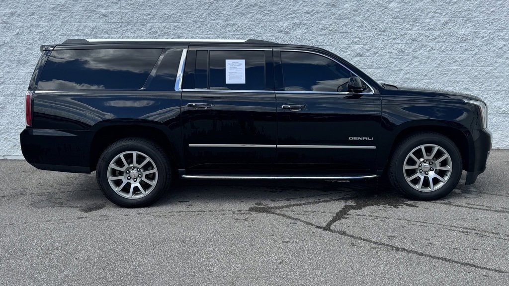 2019 Gmc Yukon XL Denali photo 2