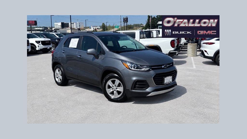 Used 2020 Chevrolet Trax LT with VIN 3GNCJLSB5LL329558 for sale in O'Fallon, MO