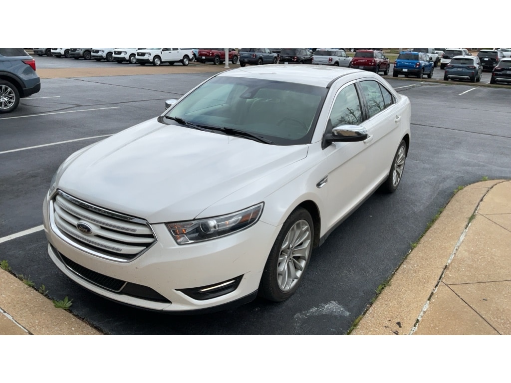 Used 2018 Ford Taurus Limited with VIN 1FAHP2F89JG124838 for sale in Corinth, MS