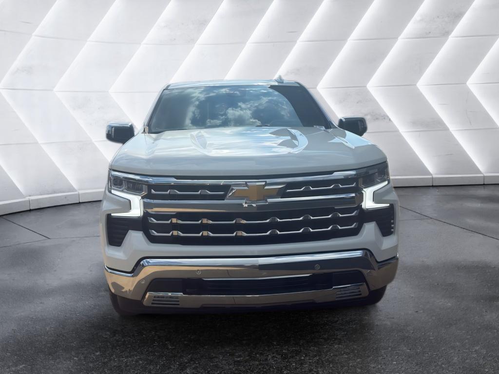 2024 Chevrolet Silverado 1500 LTZ photo 2