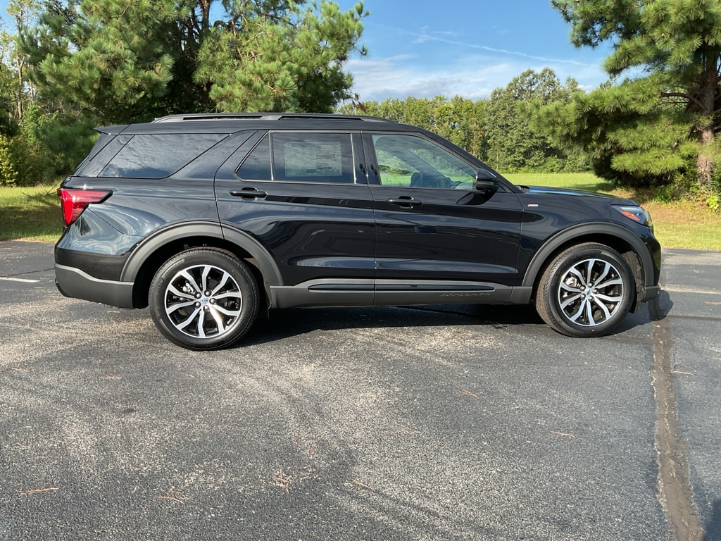 2026 Ford Explorer ST-Line - Photo 8