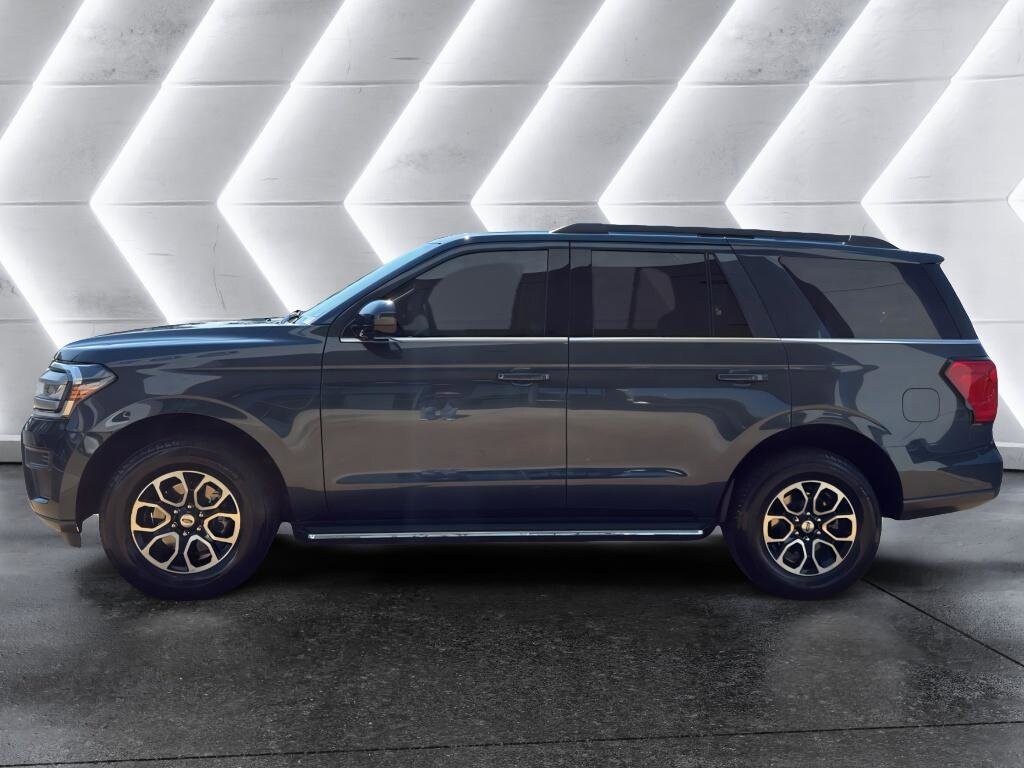 2022 Ford Expedition XLT photo 3