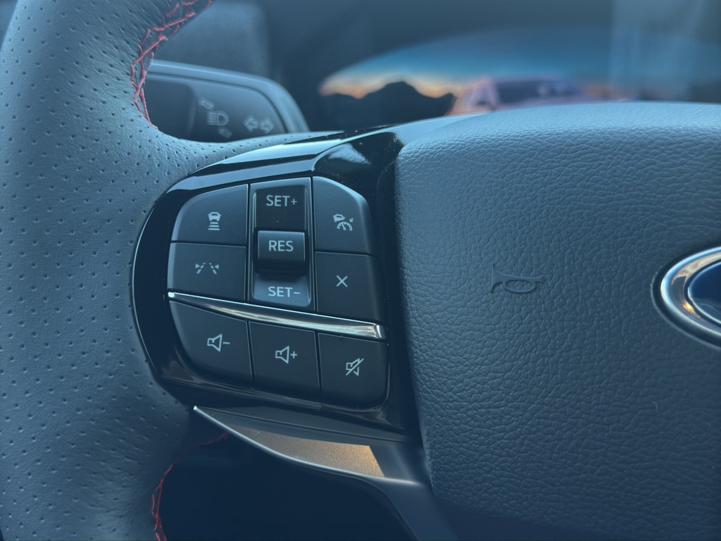 2026 Ford Explorer ST-Line - Photo 15