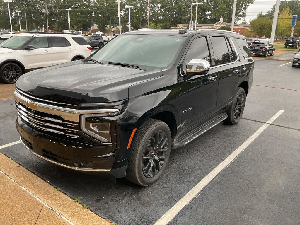 2025 Chevrolet Tahoe Premier photo 2