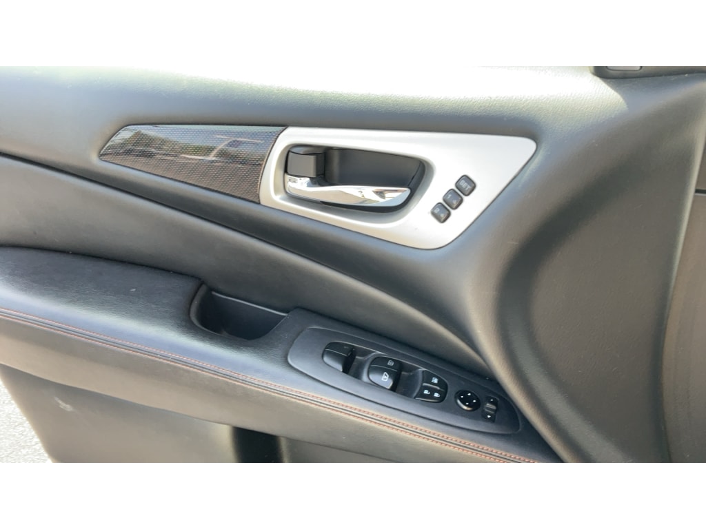 Used 2020 Nissan Pathfinder SL Sport Utility