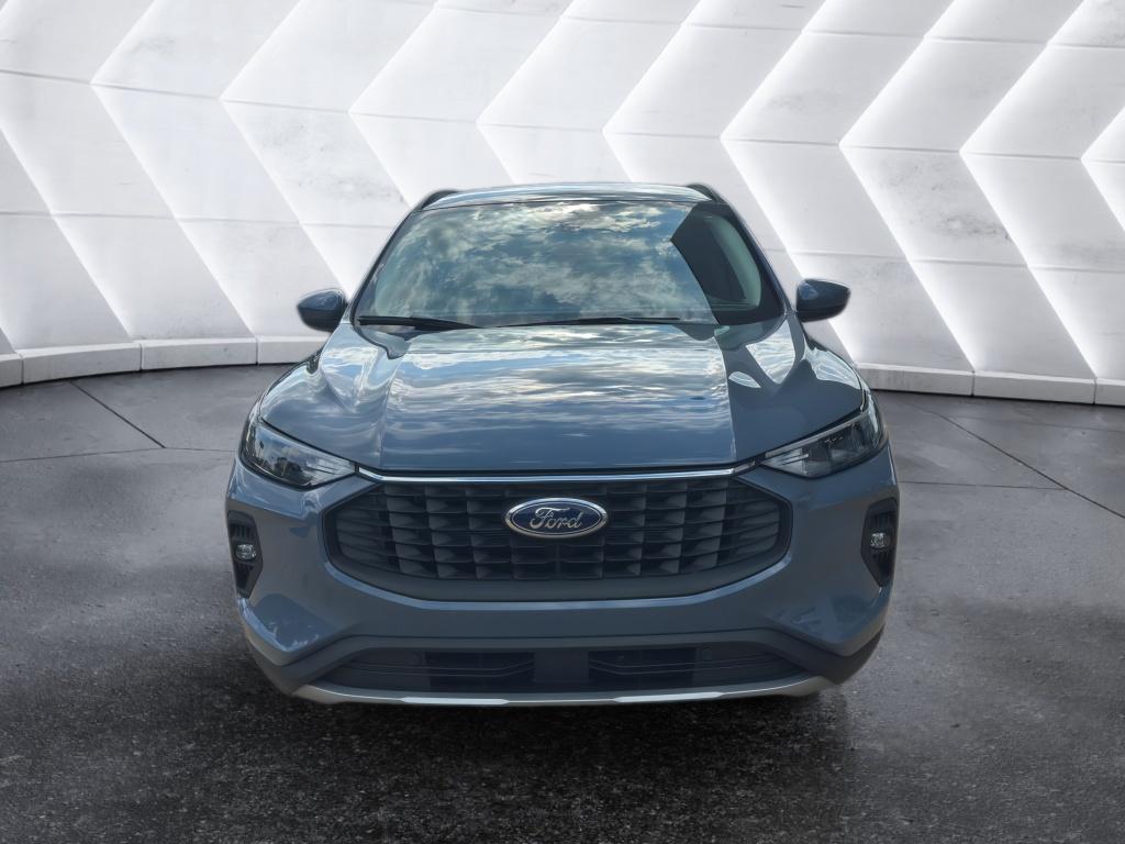 2025 Ford Escape photo 2