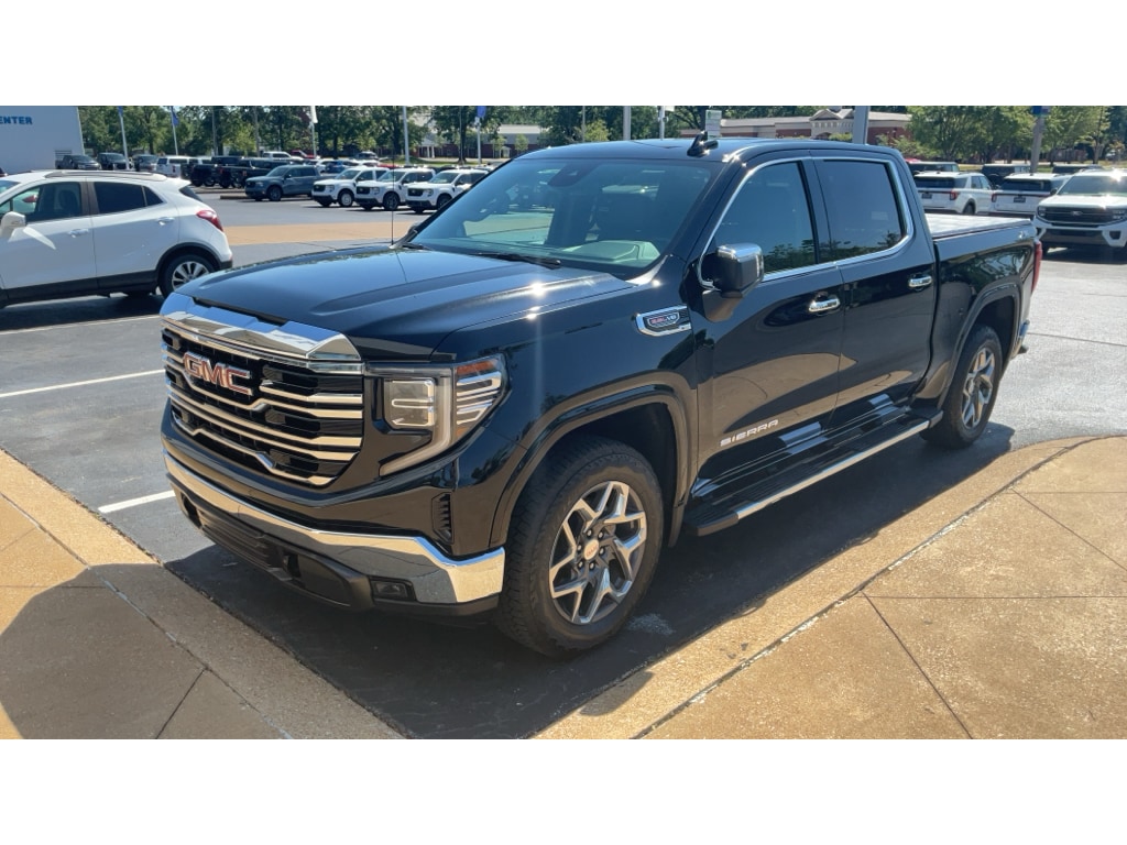 Used 2023 GMC Sierra SLT Crew Cab