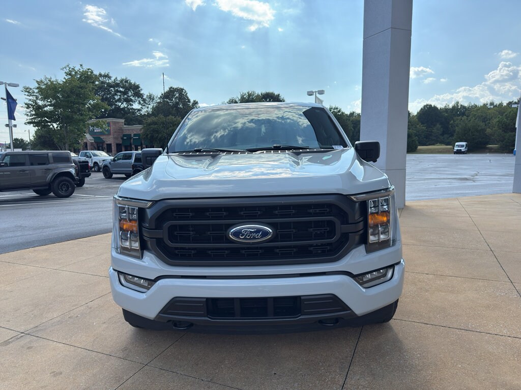 2023 Ford F-150 XLT photo 2