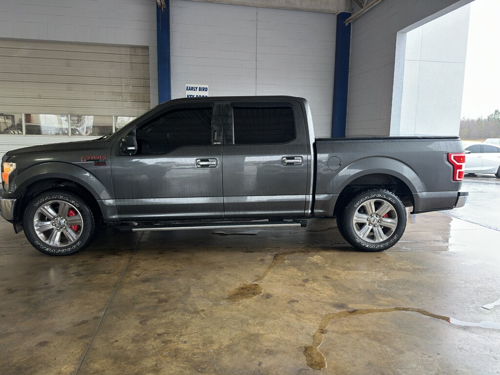 2020 Ford F-150 XLT photo 2