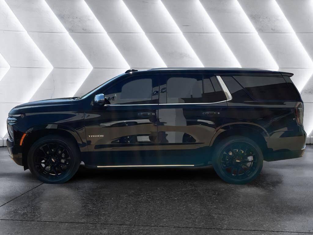 2025 Chevrolet Tahoe Premier photo 2