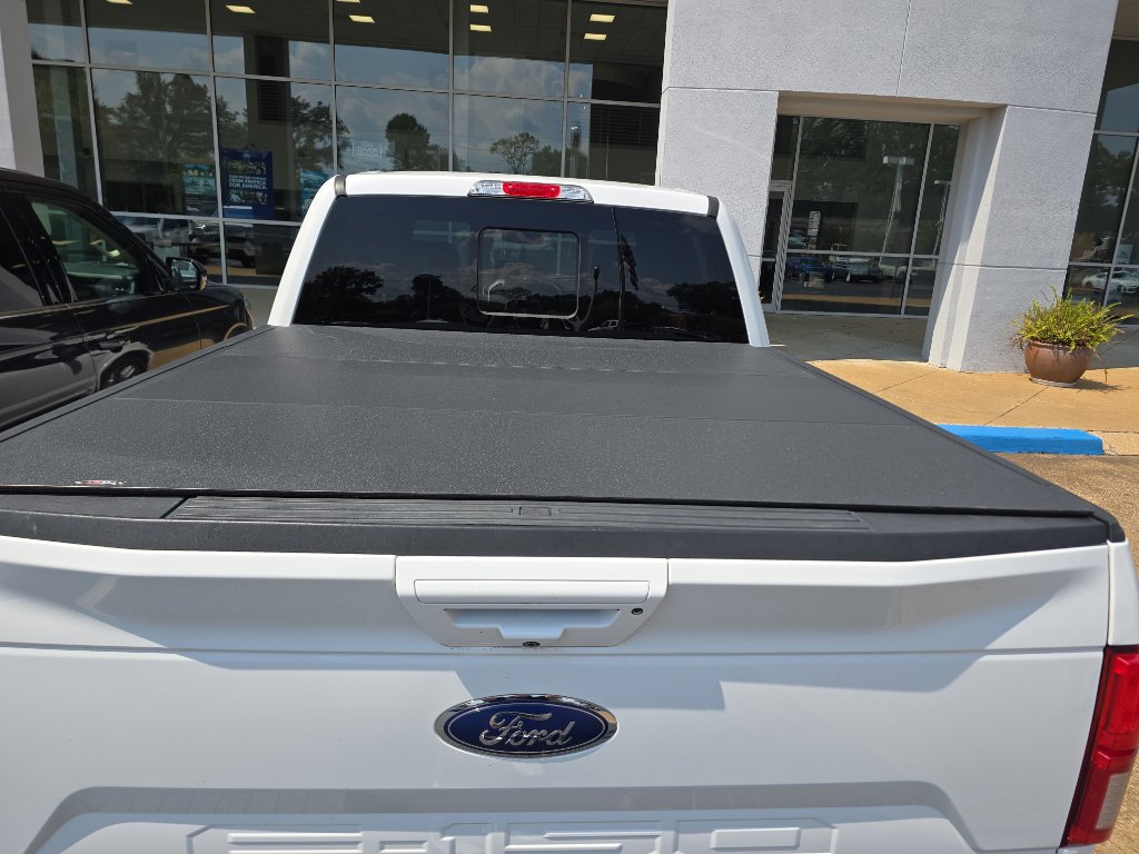 2019 Ford F-150 Lariat photo 2