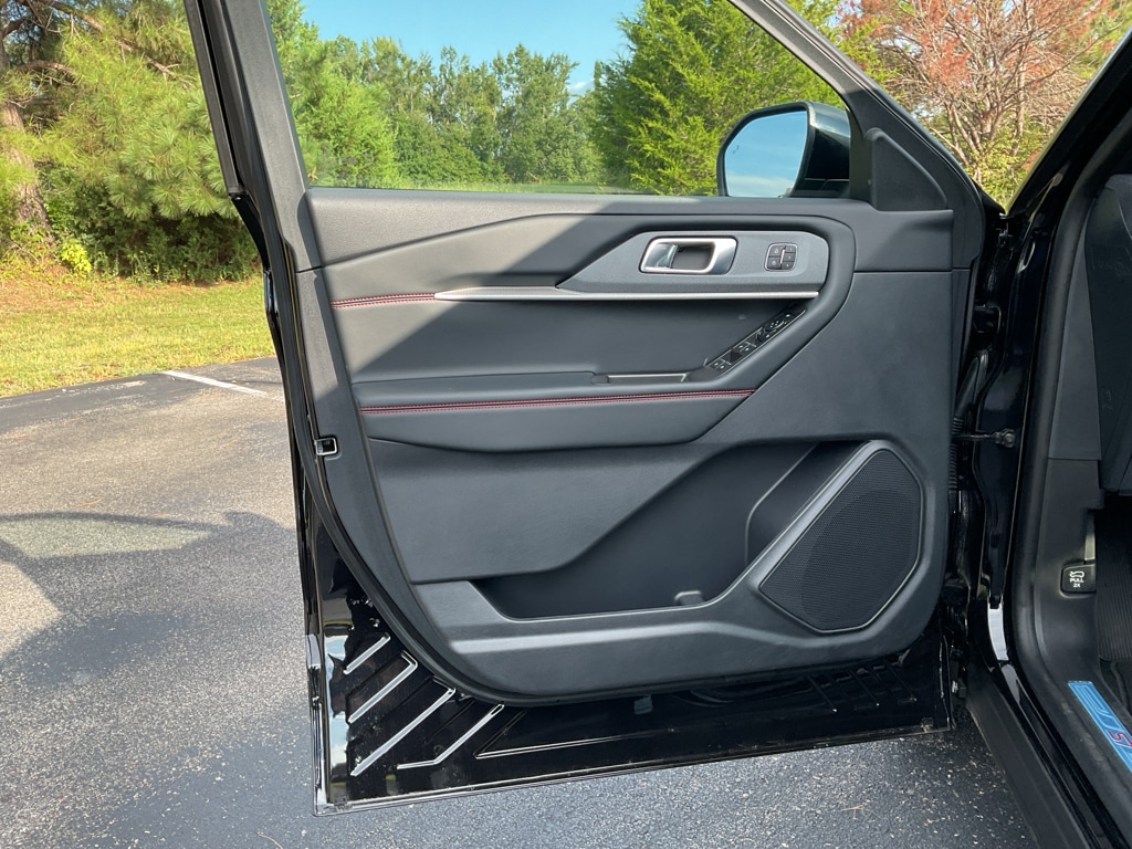 2026 Ford Explorer ST-Line - Photo 10
