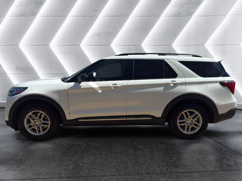 2025 Ford Explorer photo 3