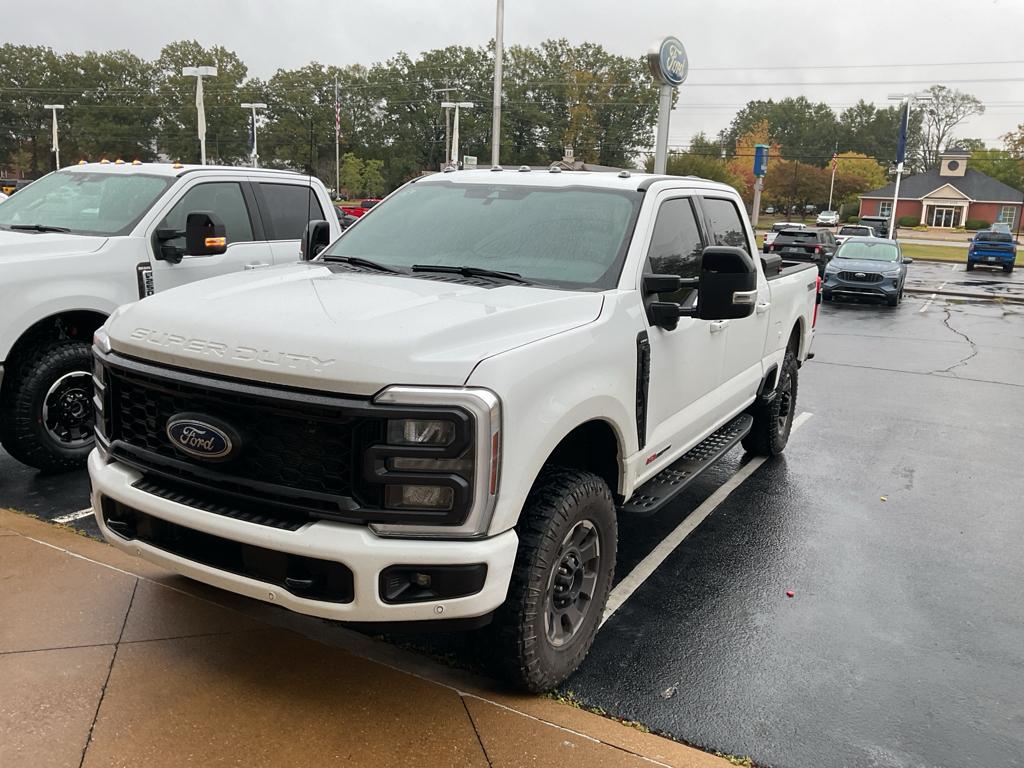 2024 Ford F-250 Lariat photo 2