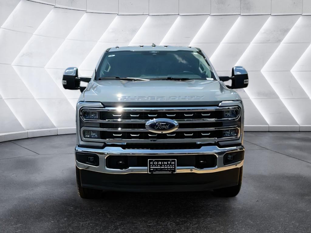 2025 Ford F-250 Lariat photo 2