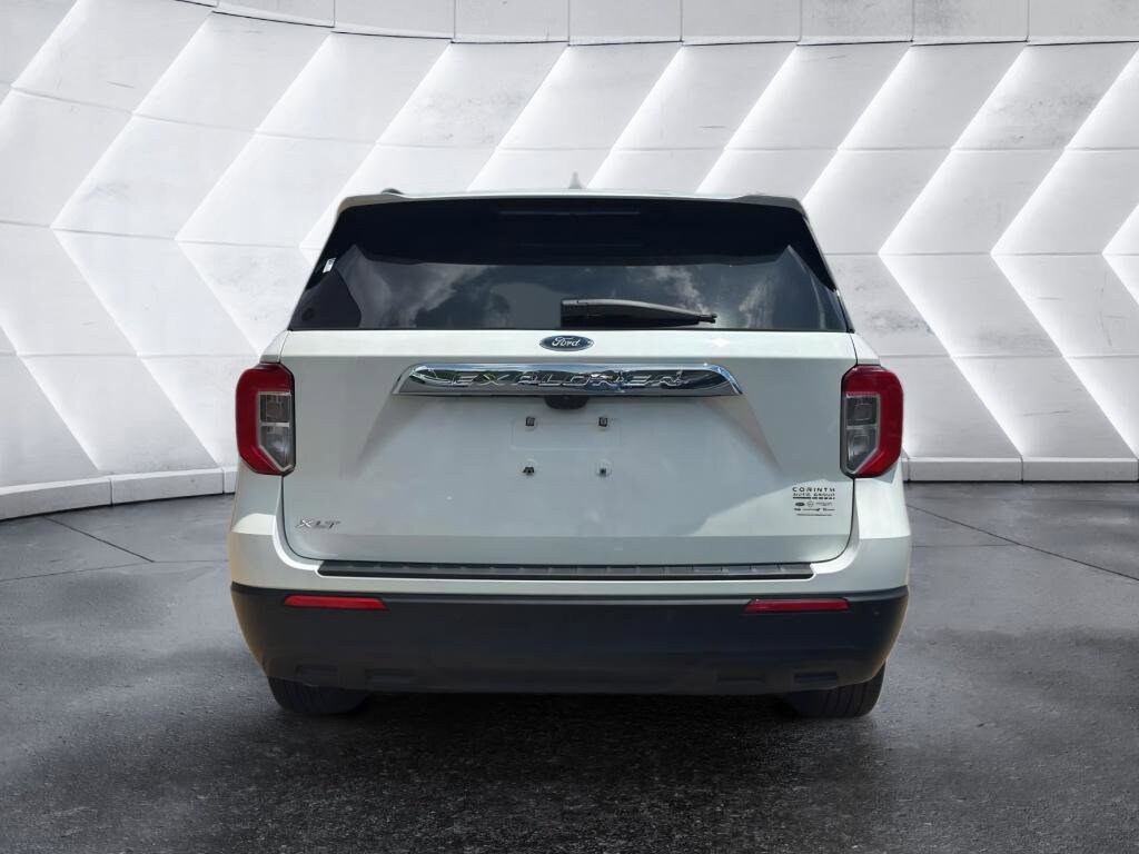 2023 Ford Explorer XLT photo 3