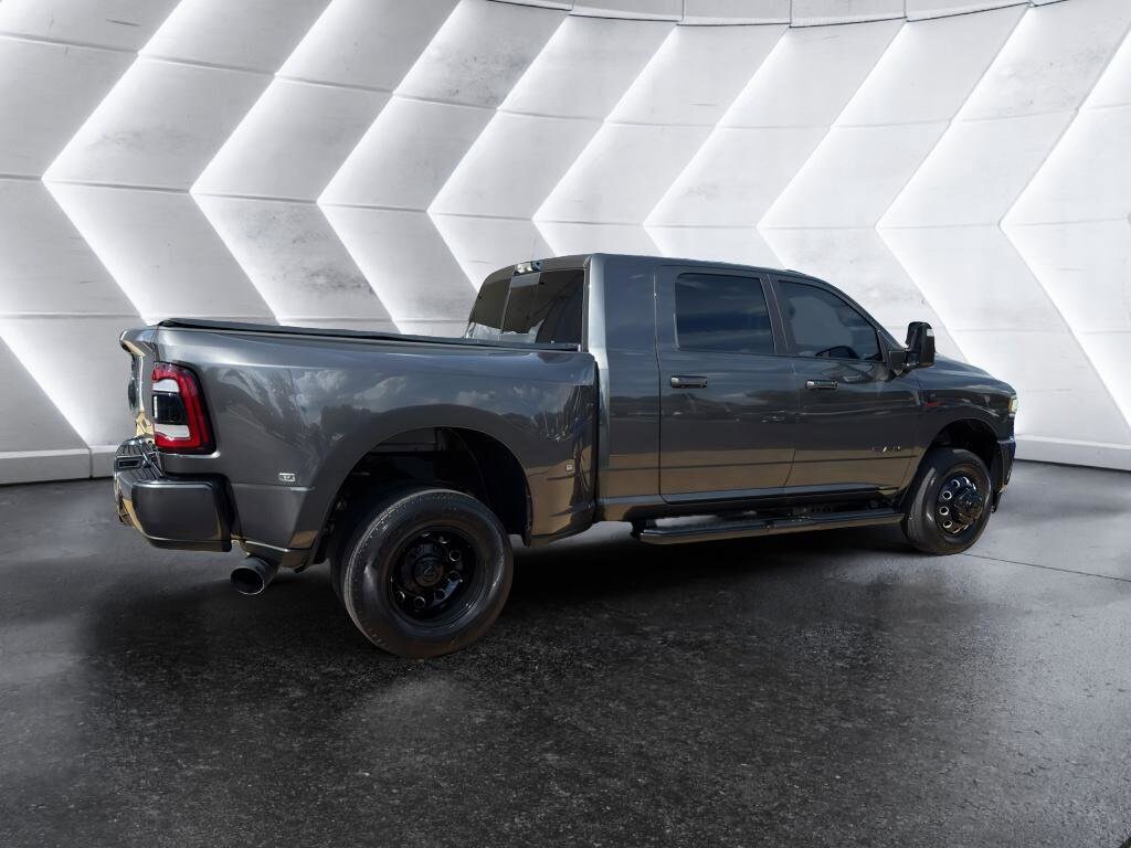 2024 Ram 3500 Laramie photo 4