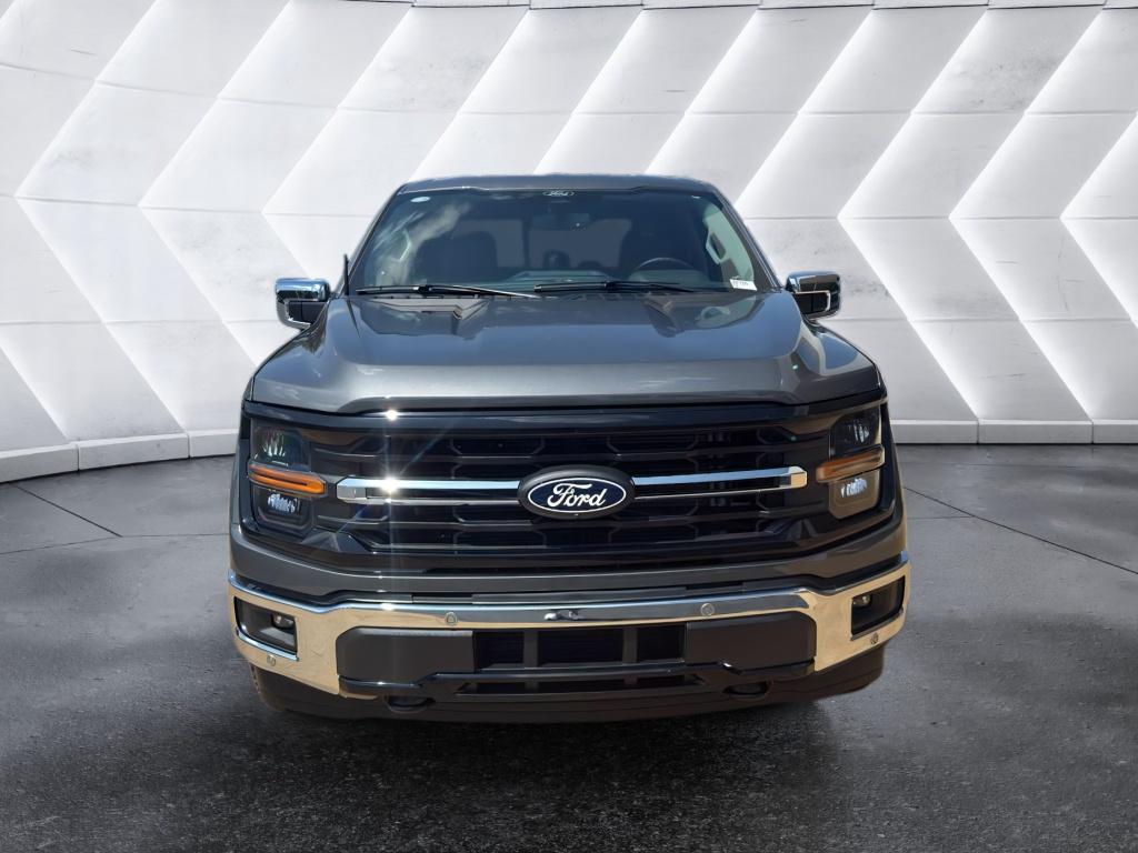 2025 Ford F-150 XLT photo 2