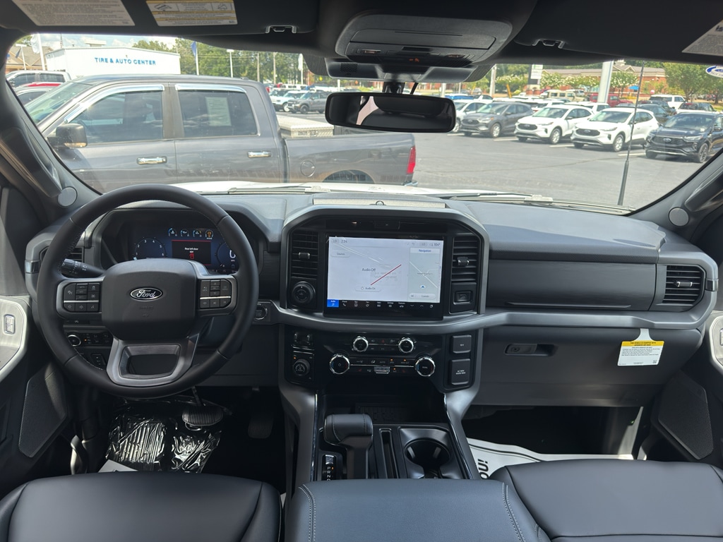 2025 Ford F-150 XLT - Photo 10