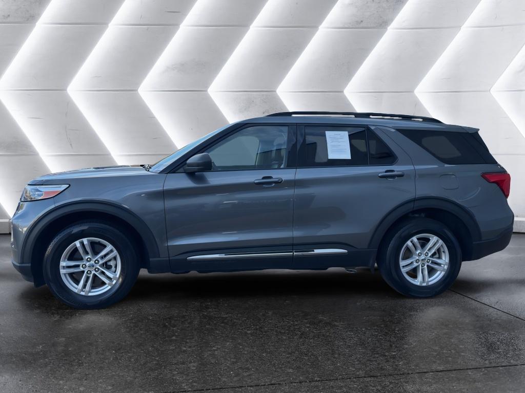 2024 Ford Explorer XLT photo 2