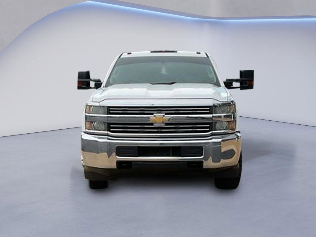 2015 Chevrolet Silverado 3500HD photo 2