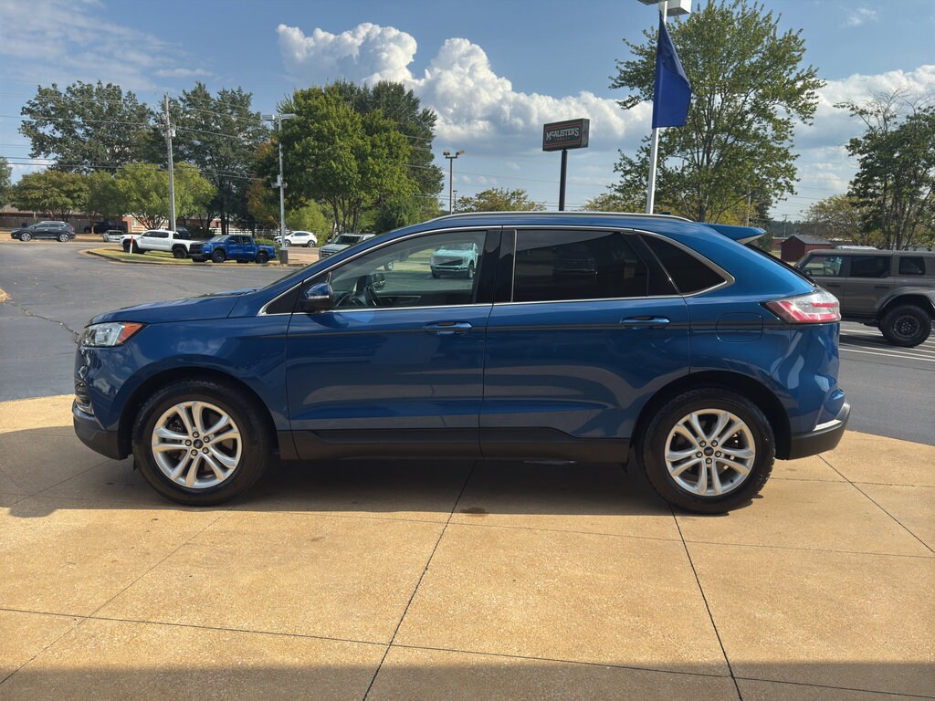 2020 Ford Edge SEL photo 2