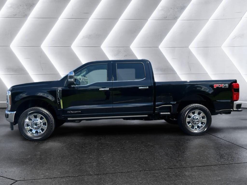 New 2026 Ford F-350 Lariat Crew Cab