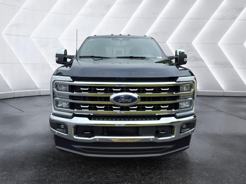 2025 Ford F-250 Lariat photo 2