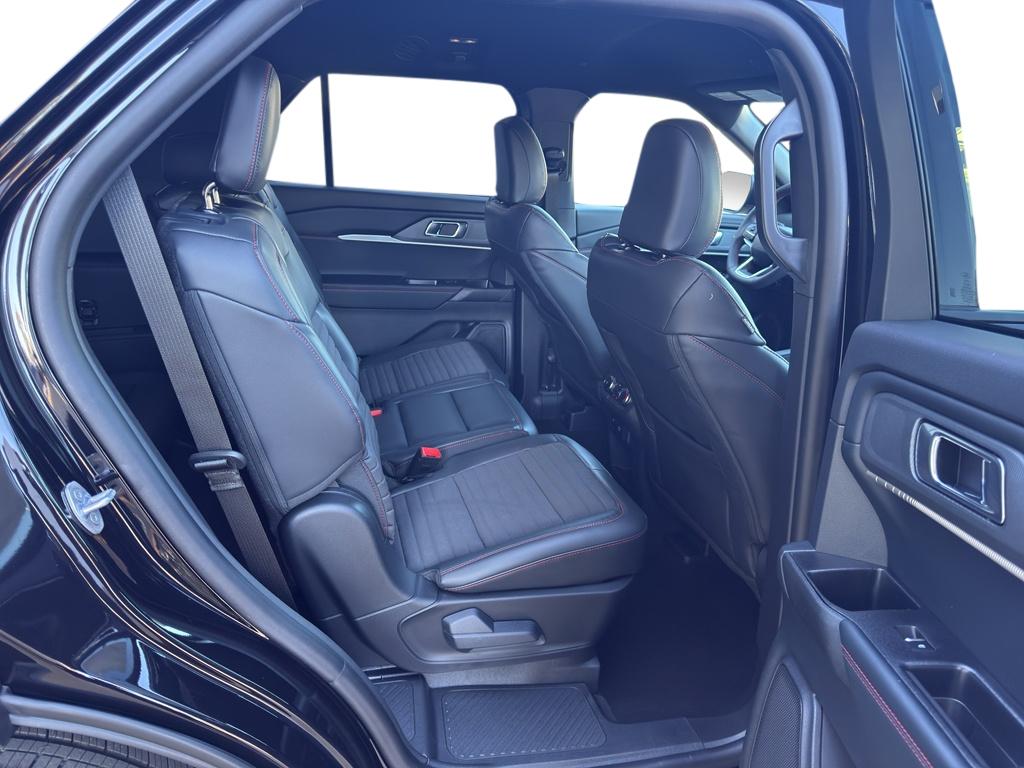 2026 Ford Explorer ST-Line - Photo 8
