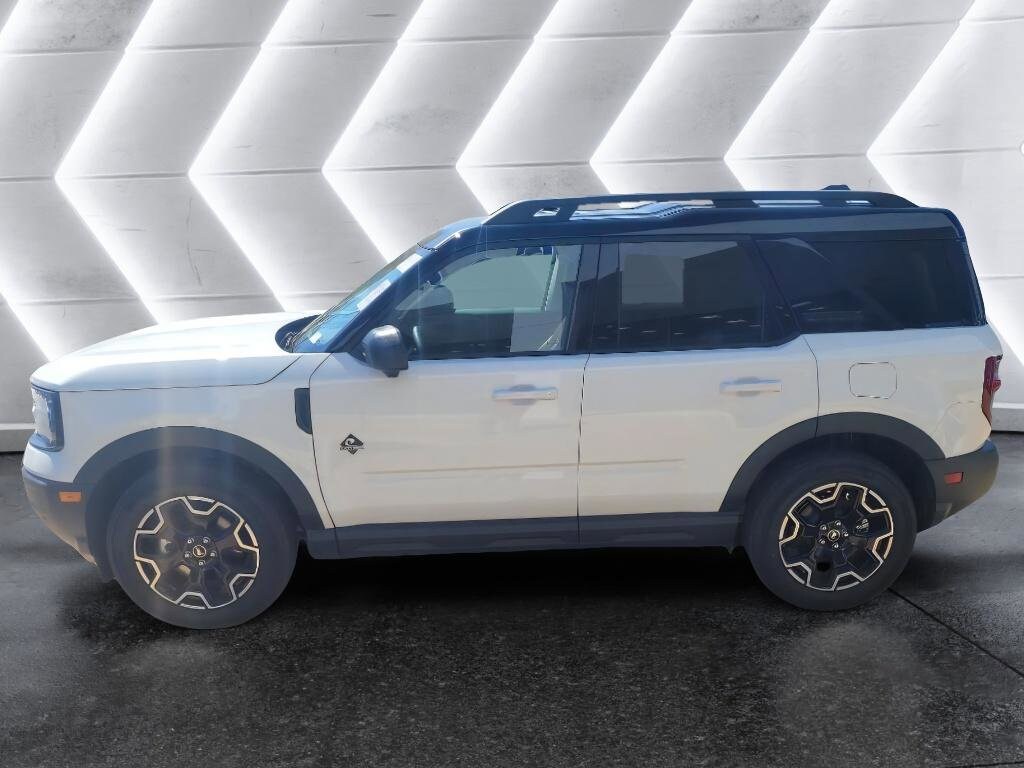 2025 Ford Bronco Sport Outer Banks photo 2