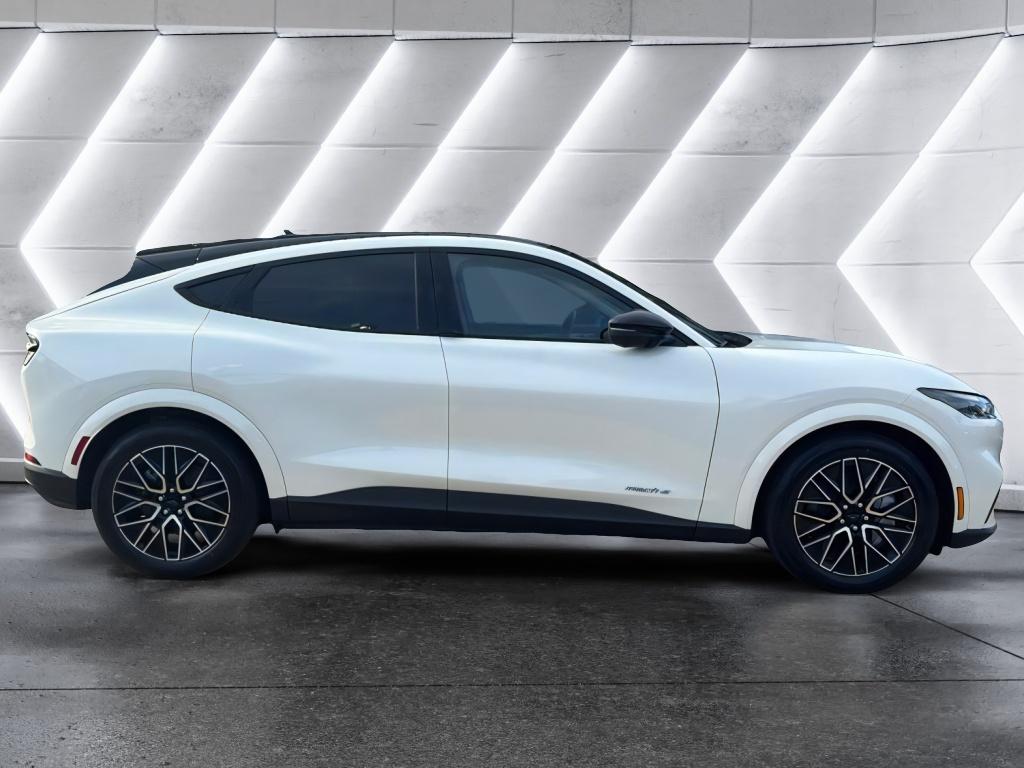 2025 Ford Mustang Mach-E Premium photo 4