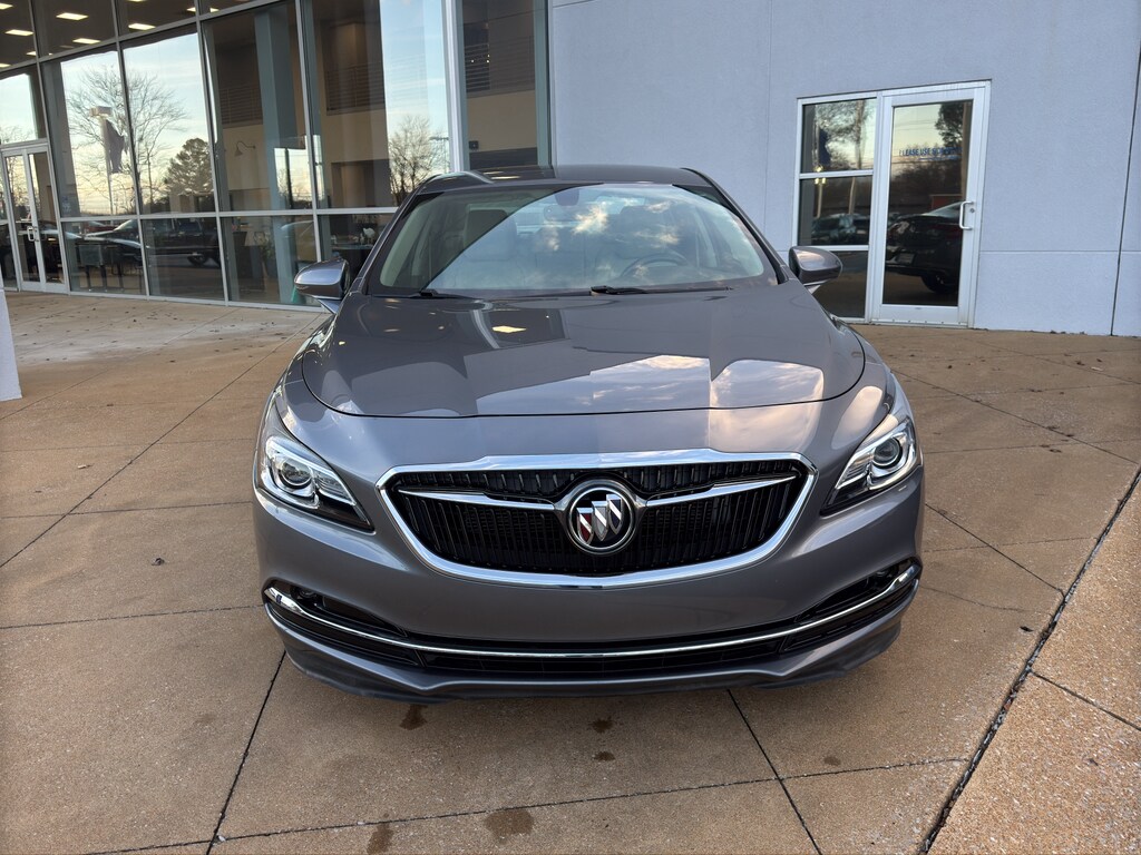 2018 Buick LaCrosse Essence photo 2