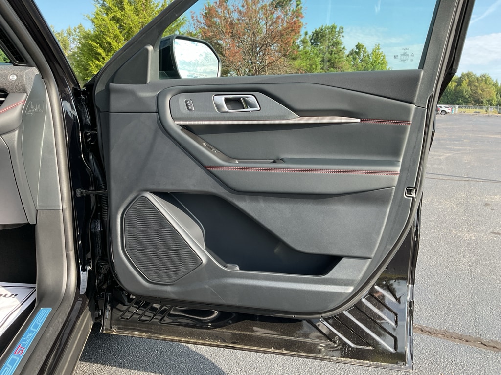 2026 Ford Explorer ST-Line - Photo 12