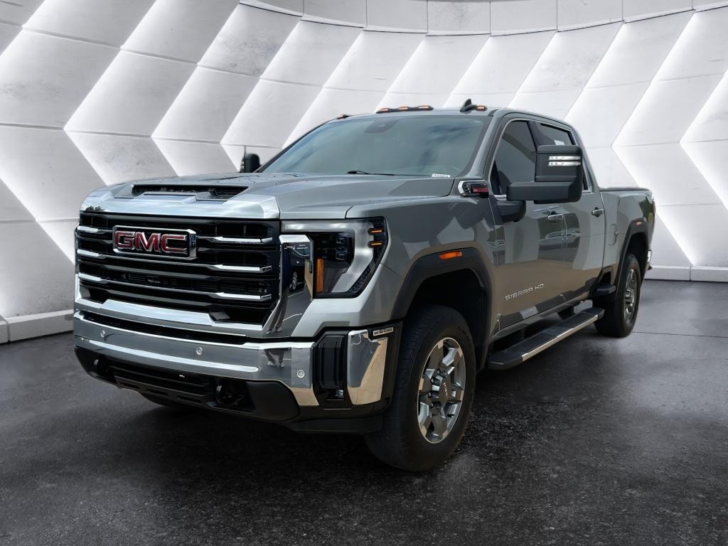 Used 2025 GMC Sierra SLE Crew Cab