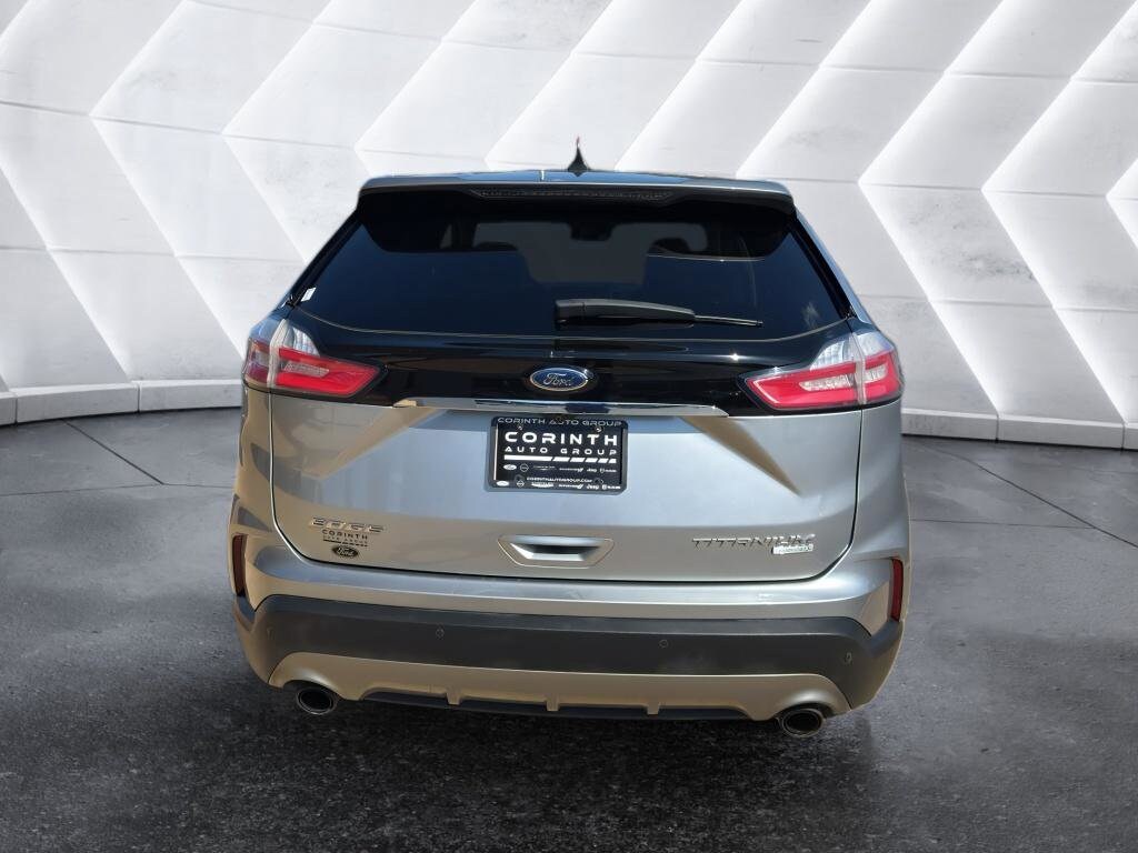 2020 Ford Edge Titanium photo 4