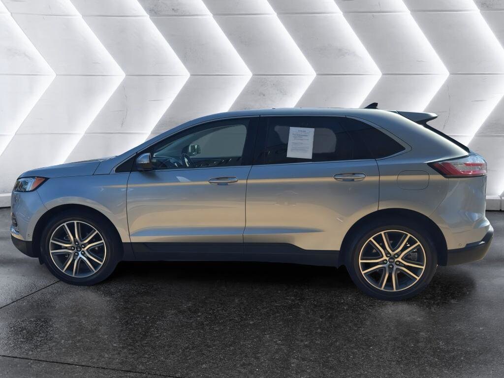 2020 Ford Edge Titanium photo 3