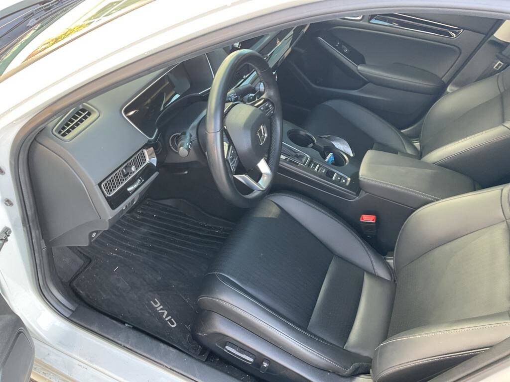 2024 Honda Civic Touring photo 4
