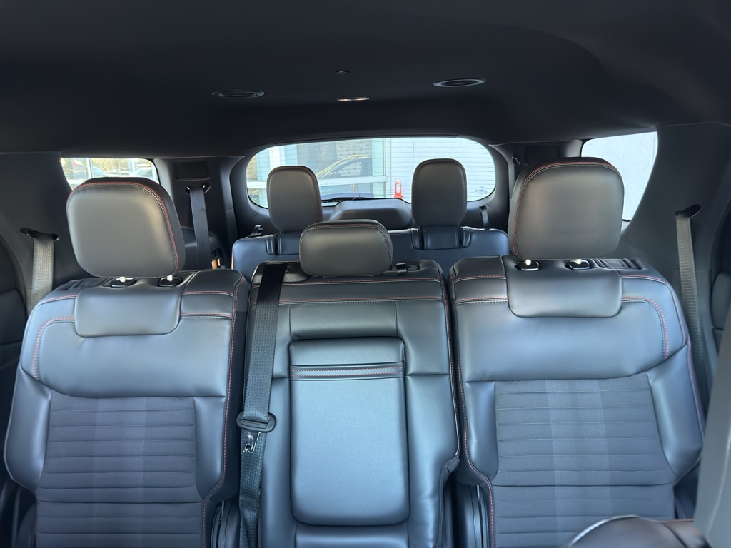 2026 Ford Explorer ST-Line - Photo 11