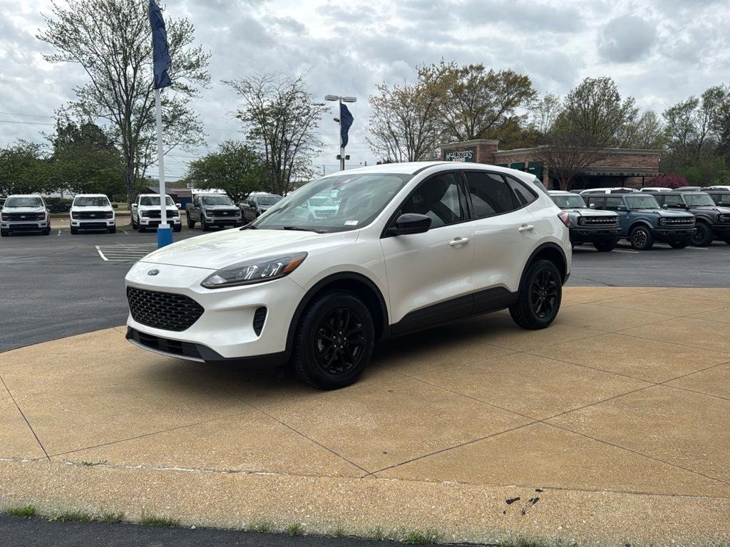 Used 2020 Ford Escape SE with VIN 1FMCU9BZ3LUC51220 for sale in Corinth, MS