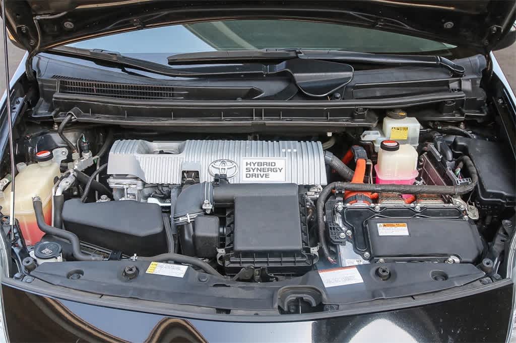 Thumbnail: 2015 Toyota Prius - 27
