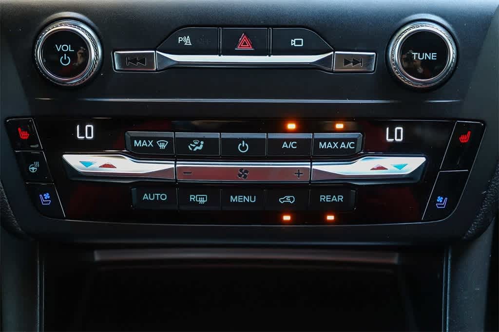 Thumbnail: 2020 Ford Explorer - 14