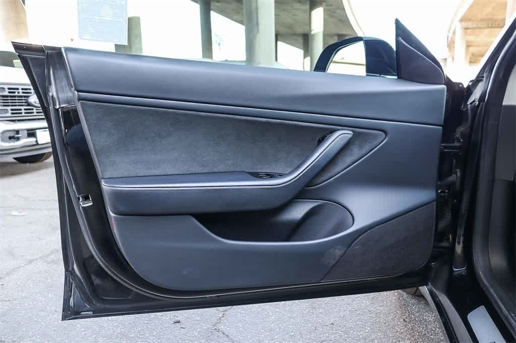 Thumbnail: 2018 Tesla Model 3 - 23