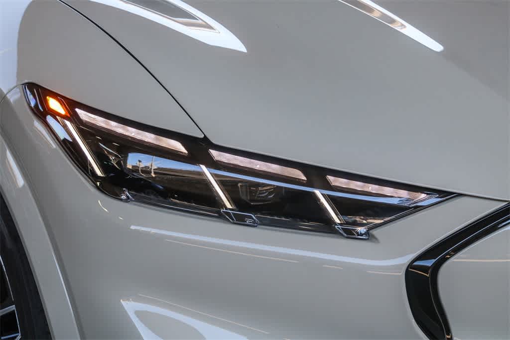 2025 Ford Mustang Mach-E Premium photo 4